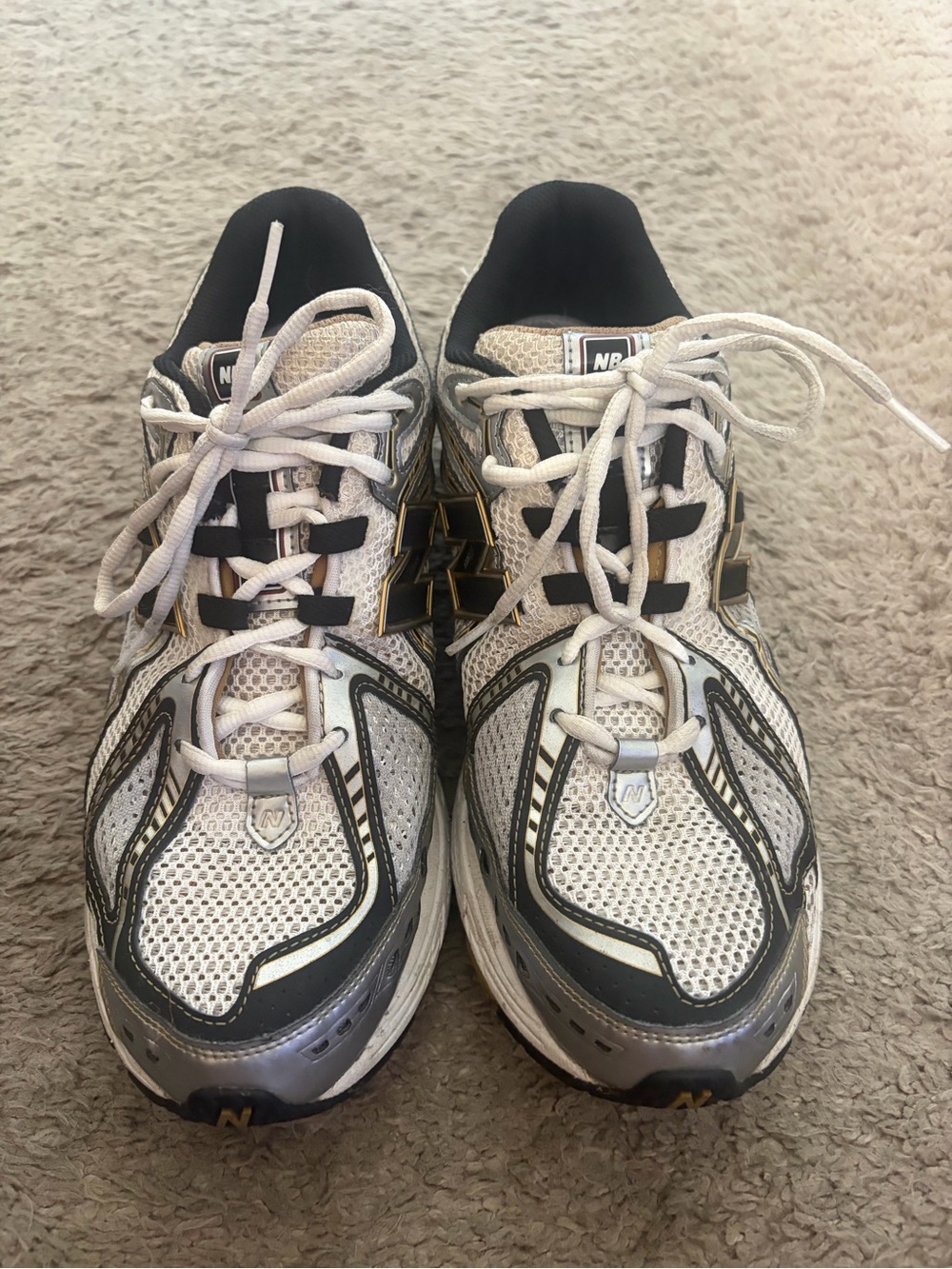 Men’s pre owned as is New Balance 1906R Metallic Silver Metallic Gold Size 11.5